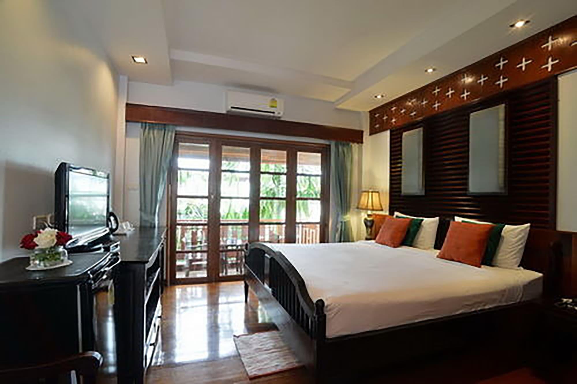 Sripat Guesthouse Sha Extra Plus Chiang Mai Esterno foto