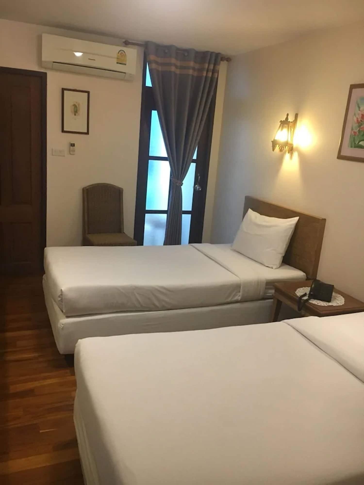 Sripat Guesthouse Sha Extra Plus Chiang Mai Esterno foto