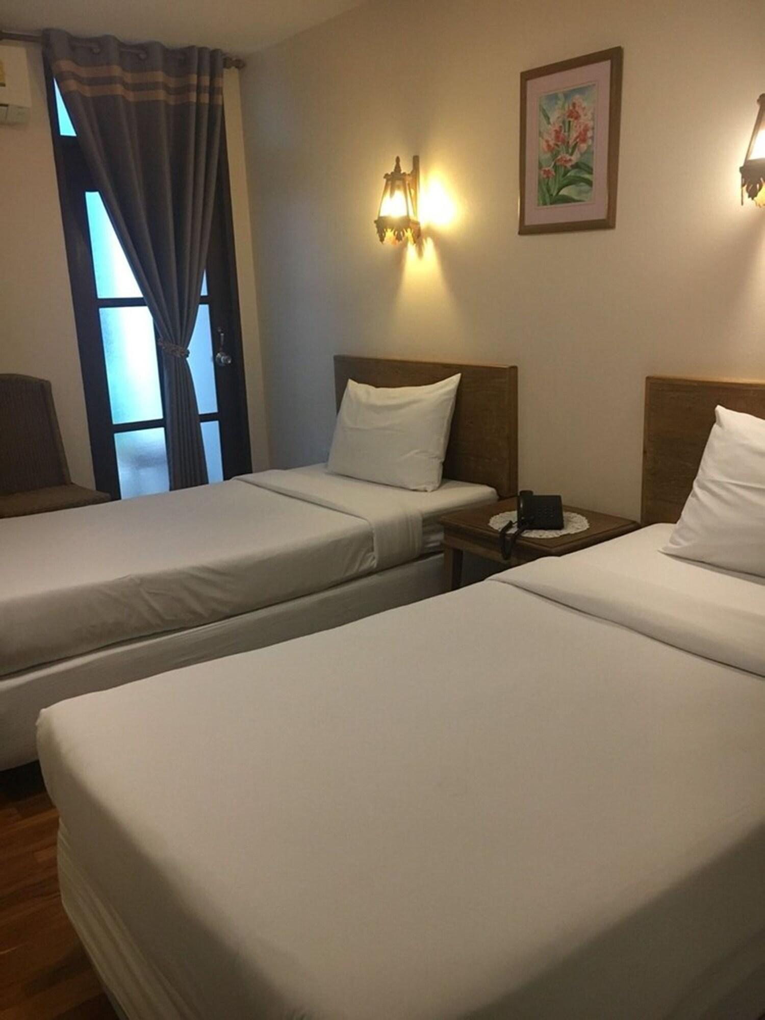 Sripat Guesthouse Sha Extra Plus Chiang Mai Esterno foto