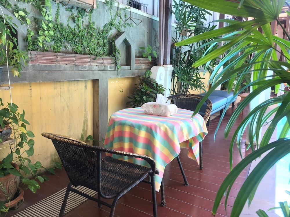 Sripat Guesthouse Sha Extra Plus Chiang Mai Esterno foto