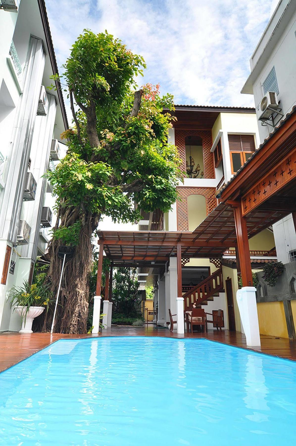 Sripat Guesthouse Sha Extra Plus Chiang Mai Esterno foto