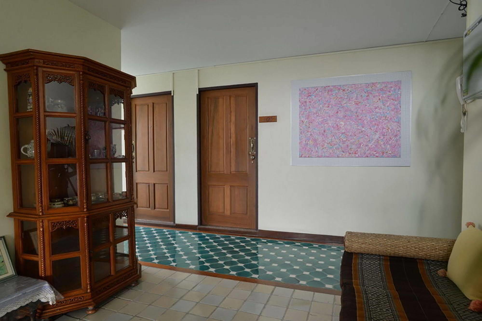 Sripat Guesthouse Sha Extra Plus Chiang Mai Esterno foto